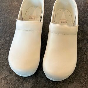 Dansko professional White Clogs